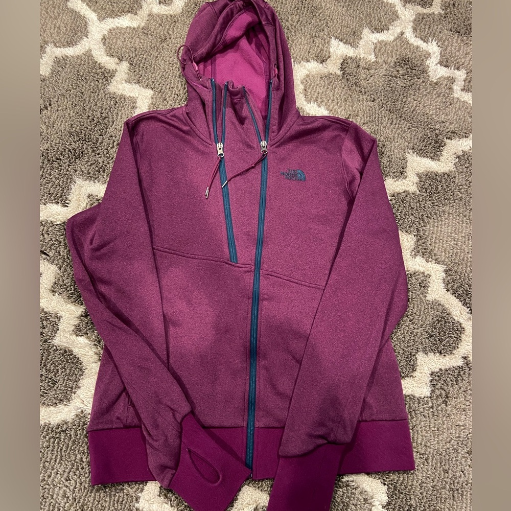 Women’s North Face Hoodie size medium gently used